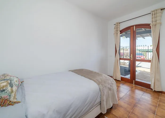 Vv Makita By Hh Villa