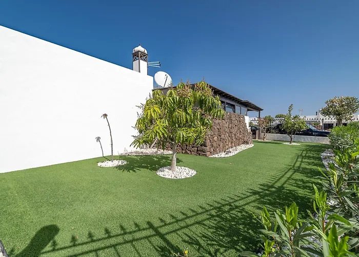 Vv Makita By Hh Villa *