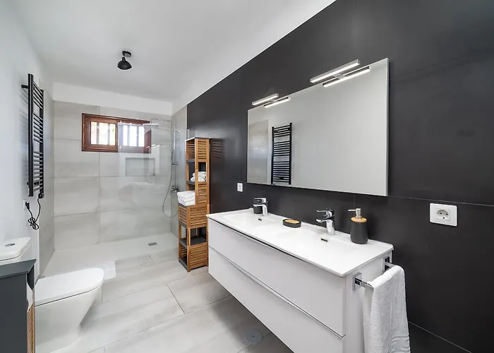 Villa Vv Makita By Hh *