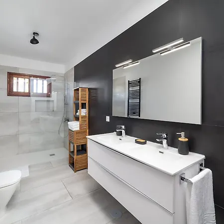 Villa Vv Makita By Hh *